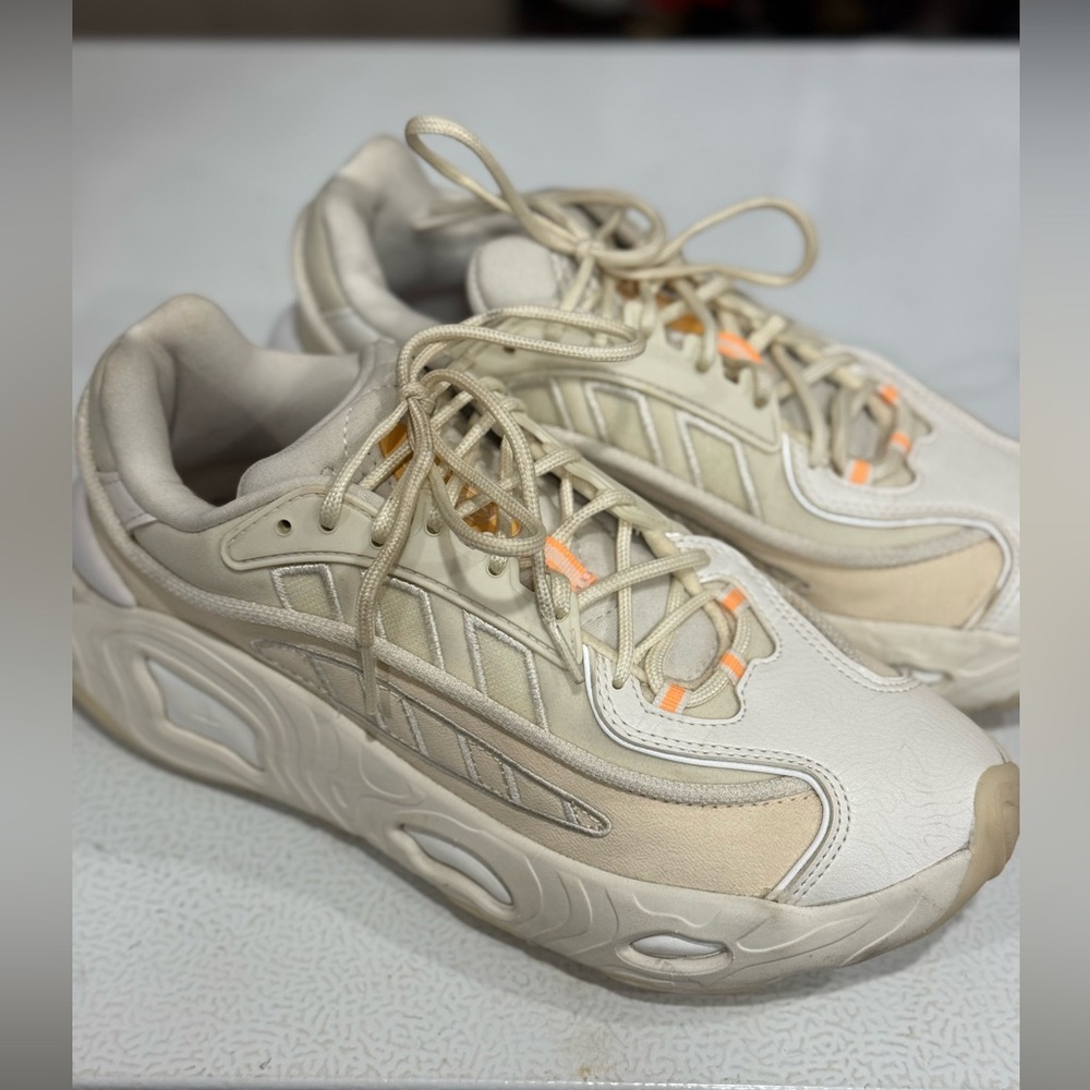 Adidas Women's Cream Oznova Sneakers size 7.5